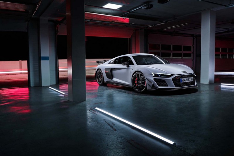 Audi帶來限量333輛的R8 V10 GT RWD。