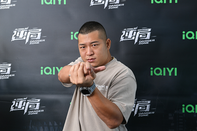 【車勢星聞】草爺入圍金鐘「最具潛力新人獎」,將帶金牌走紅毯。(圖:愛奇藝國際站提供)