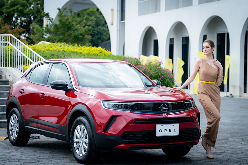 Mokka將是Opel重返台灣後,預計導入的第一個車系,預計11月展開巡展,並會同時引進汽油版Mokka以及純電的Mokka-e 兩款新車。Mokka以及Mokka-e 兩款新車