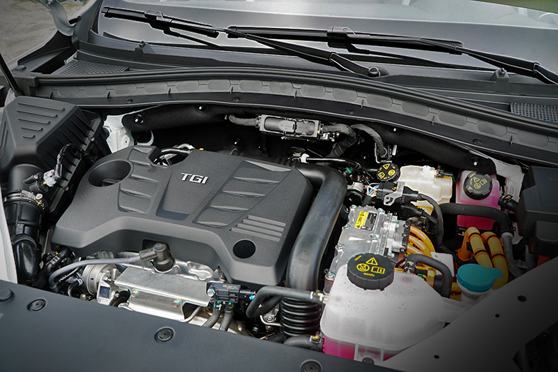 1.5升直列四缸渦輪增壓汽油引擎配上16.6kWh鋰離子電池及電動馬達模組,可發揮291匹與49公斤米的綜效峰值輸出。