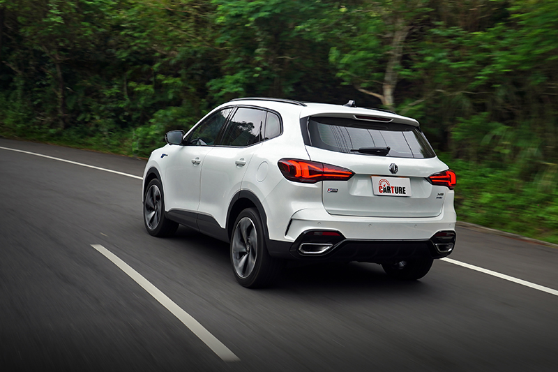 MG HS PHEV的懸吊行程不算短,因此保有相當程度的舒適性。