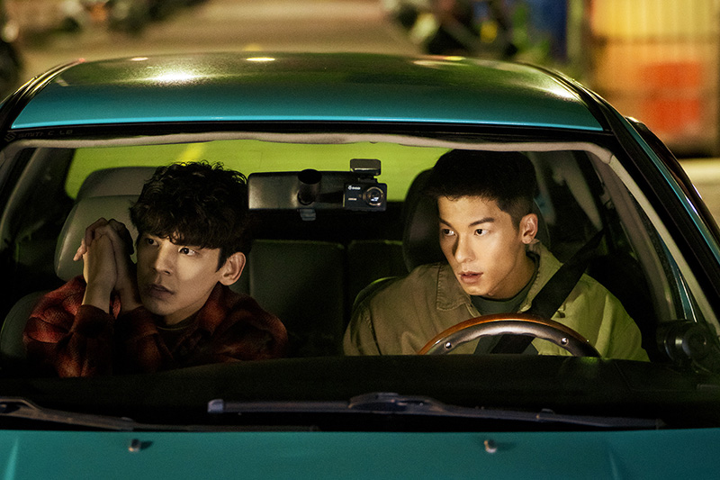 【車勢星聞】喜劇結合飛車動作特效,電影《關於我和鬼變成家人的那件事》2/10上映。(圖:金盞花大影業提供)