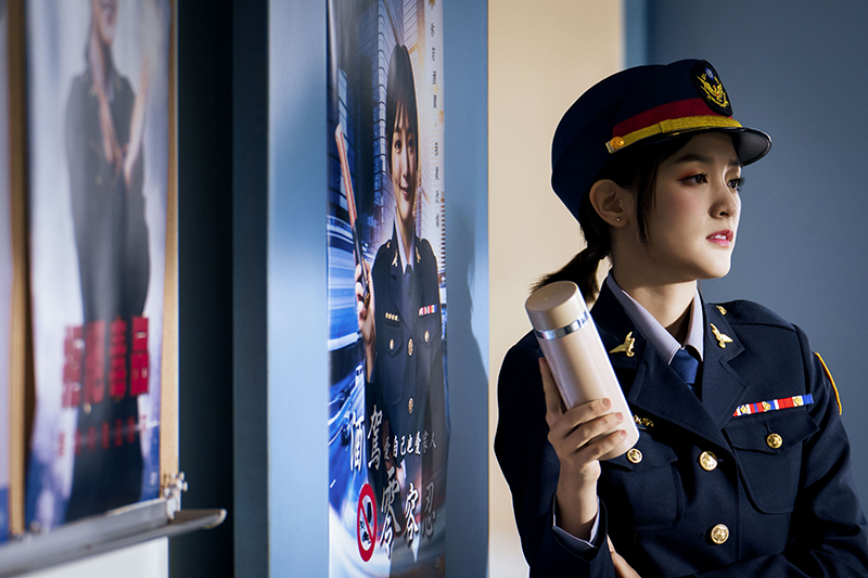 【車勢星聞】喜劇結合飛車動作特效,電影《關於我和鬼變成家人的那件事》2/10上映。(圖:金盞花大影業提供)