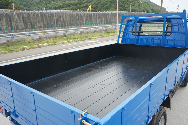 3,079 x 1,747mm的木板貨台可載重1,610公斤的負載能力為同級最高