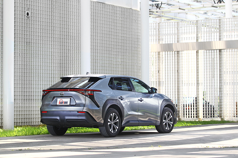 bZ4X車價為167萬元，車身尺碼為4,690mm×1,860mm×1,650mm。