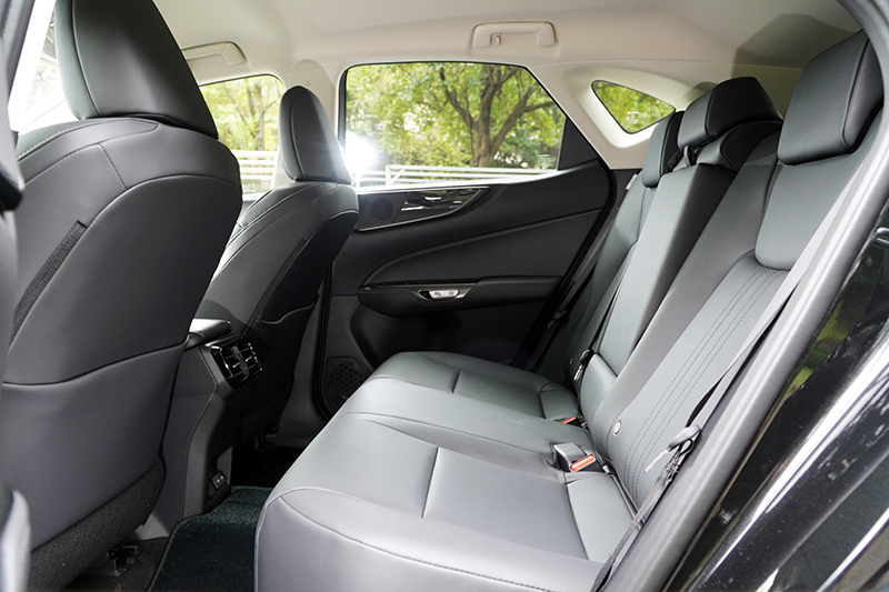 NX軸距為2,690mm。