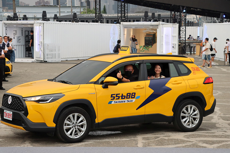 台灣大車隊勇奪北高市府頒計程車評鑑首獎