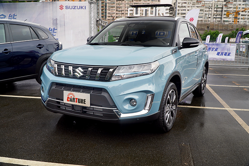 Vitara前驅 (94萬元)與Vitara四驅(104萬元)售價與S-Cross相近,讓選擇更加困難。