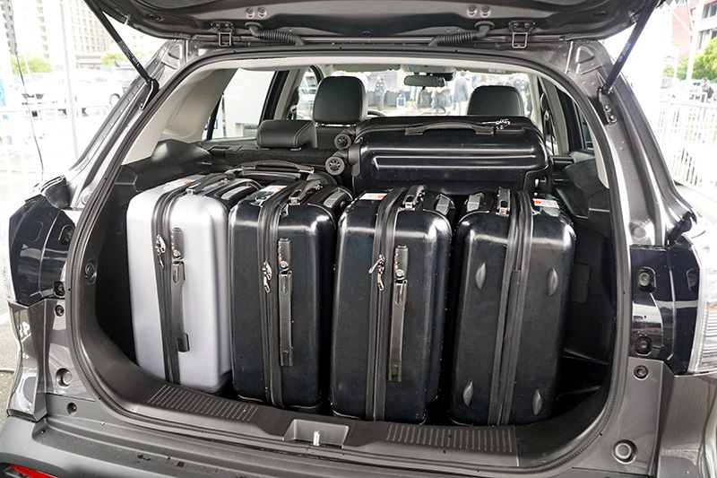 S-Cross擁有440~1,230公升置物空間。