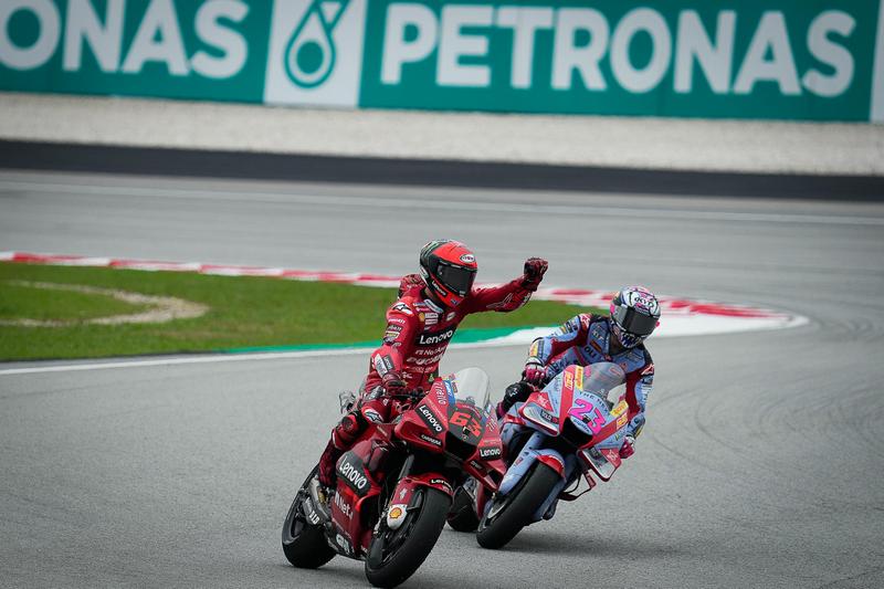 最後Bagnaia取得分站冠軍將積分拉大23分。