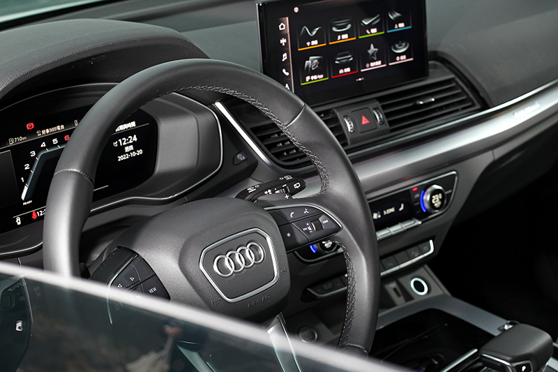 座艙設計與質感三車型都相同。