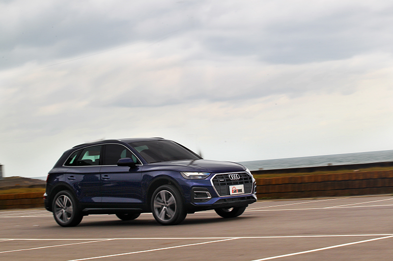 Q5 40 TFSI動力輸出雖不及Q5 45 TFSi，但整體仍有令人滿足的加速表現，且更適合休旅車屬性。