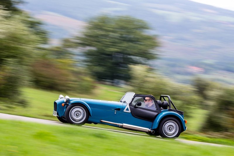 Caterham 7 EV理想是在兼顧性能與續航之餘,車重能夠控制在1噸內,若無法達到就不應該和消費者見面。