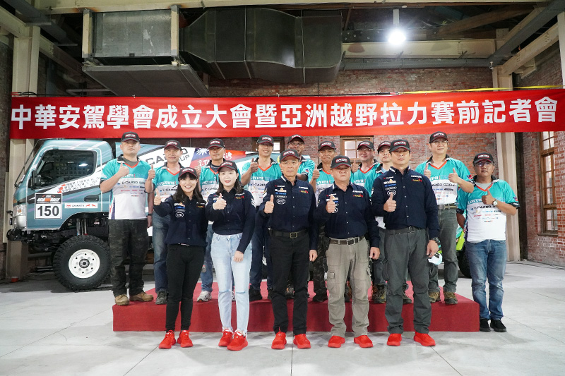 iTaiwan Rally Team兩輛賽車的團隊將為中華安駕學會帶回重要的實戰經驗。