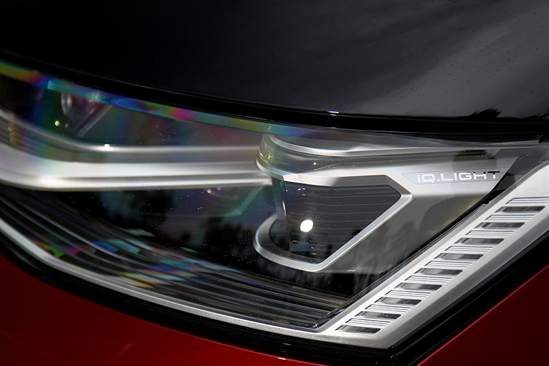 LED Martix矩陣式頭燈為標配。