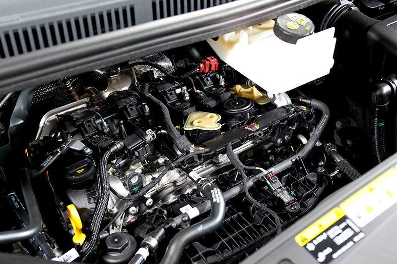 動力系統改為2.0升汽油渦輪引擎，具有204hp/32.6kgm輸出。