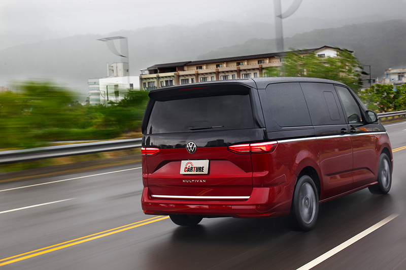 新Multivan搭載MQB平台,行路表現有著休旅車相當的舒適性。