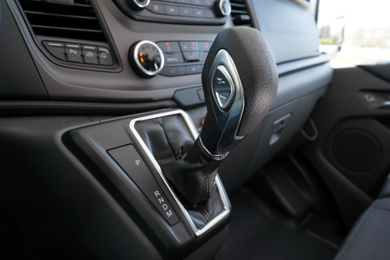 搭配高效率SelectShiftTM 6速手自排變速箱，使平均油耗有14.8 km/l的表現