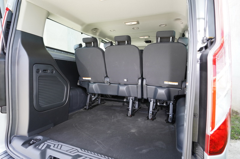 3,300mm的軸距即便滿載9人依舊保有1,054公升的後廂置物容積