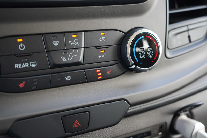 即便是入門的Combi車型仍配置有前排座椅加熱功能