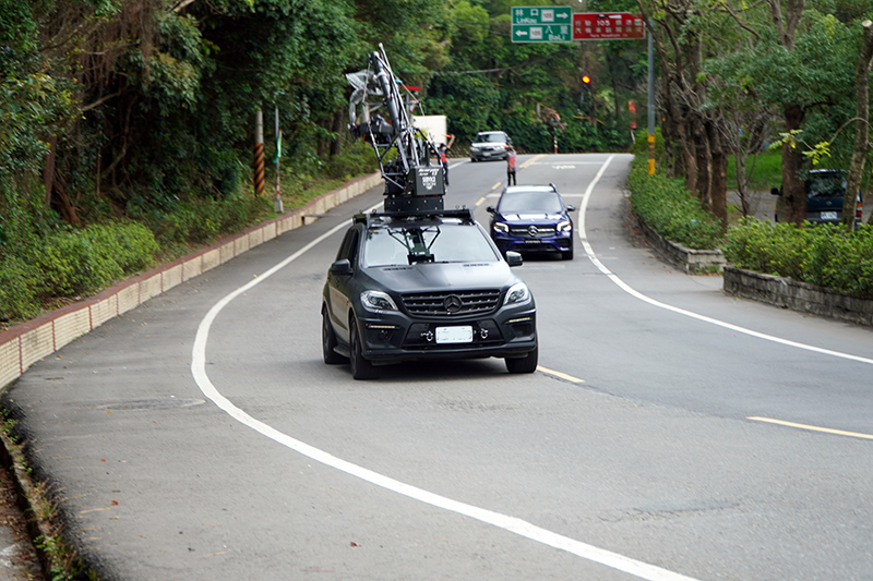 體驗課程直接安排一段實際拍攝任務,並直接使用由台灣知名攝影器材公司力榮影業所提供的最高規格搖臂跟拍車,上路實拍演練,是十分難得的經驗。