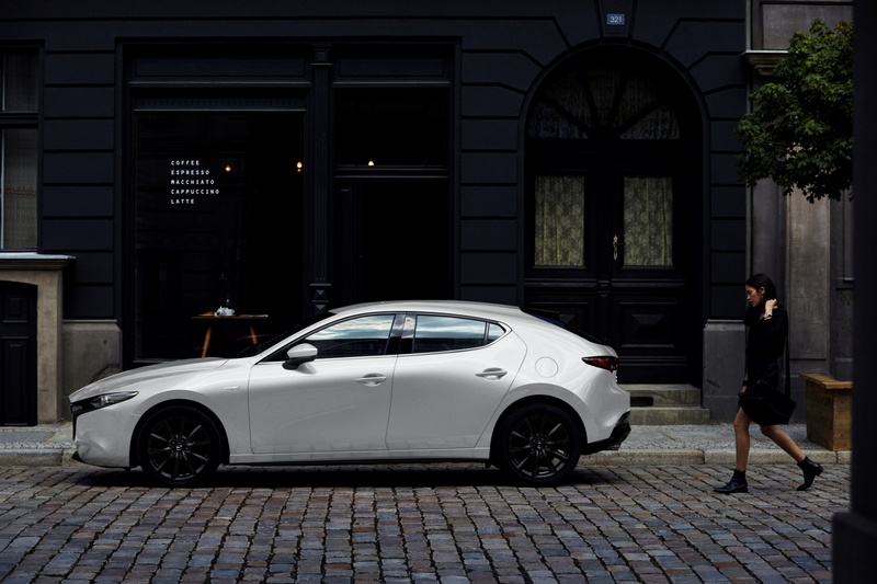 Mazda 3 e-Skyactiv X Edition為4,460mm×1,795mm×1,435mm,軸距2,725mm。