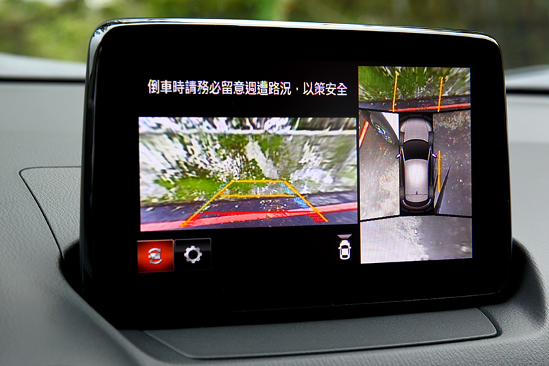 360°環景輔助讓停車可以更安心。
