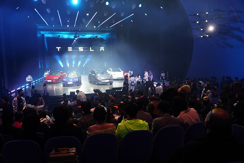 由於Tesla品牌派對對媒體安排極不友善，無法拍攝更多照片，敬請見諒。