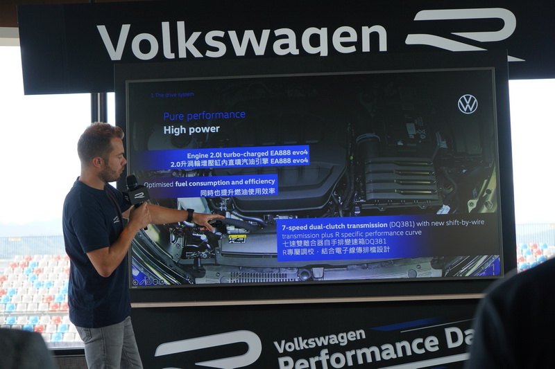 R車款皆搭載代號EA888 evo4的2.0升四缸渦輪增壓引擎,馬力輸出落在300-320匹之間