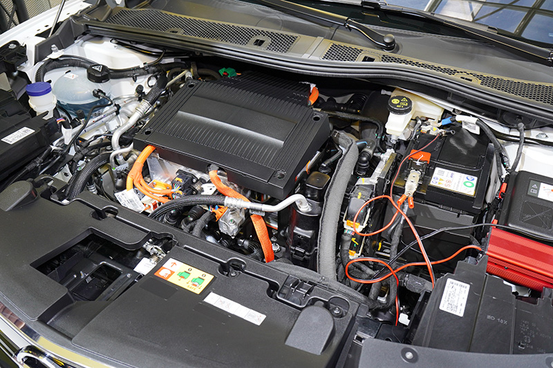 Mokka-e則搭載先進的高效永磁同步電動馬達,能輸出最大馬力136hp。