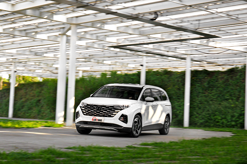 Custin不僅沒有重拖,甚至加速還頗有衝勁。