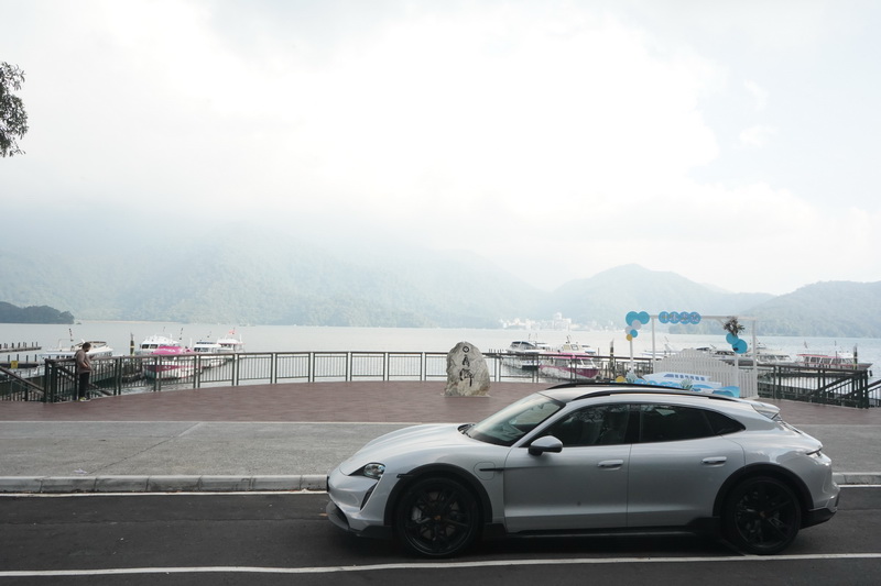 上山前先去日月潭的EVAULE中潭快充站補個電