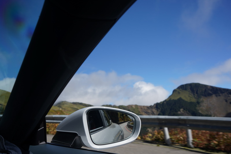過往開燃油車上武嶺總會感受到高海拔含氧量不足動力流失的現象,這次開電動車上來完全沒有這個問題