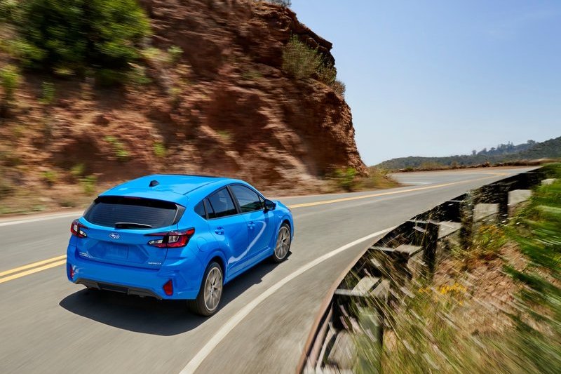 Impreza搭載2.0升(152hp/20.1kgm)引擎,Impreza RS搭載2.5升(182hp/24.6kgm)。