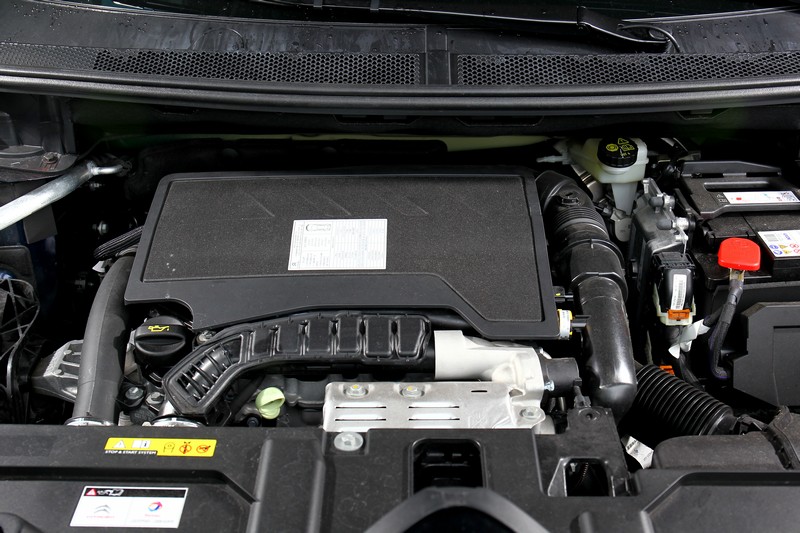 C5 Aircross Feel Pack車型搭載1.2升汽油渦輪引擎,具有130hp/23.5kgm輸出與15.7km/L平均油耗。