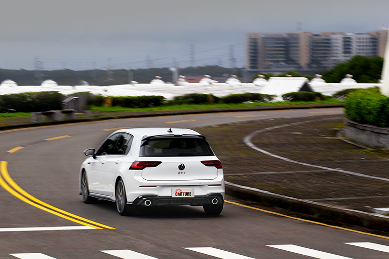 Golf GTI除了可盡情殺彎，用於通勤也相當稱職。
