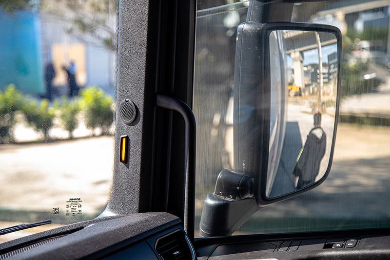 本車亦配有盲點偵測。