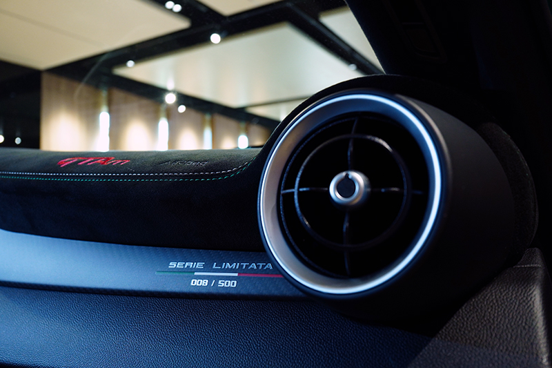 本次PIT挪威特國際引進之Alfa Romeo Giulia GTAm,編號分別為008〈綠車〉與088〈紅車〉,並在手套箱上緣印有專屬編號字樣。