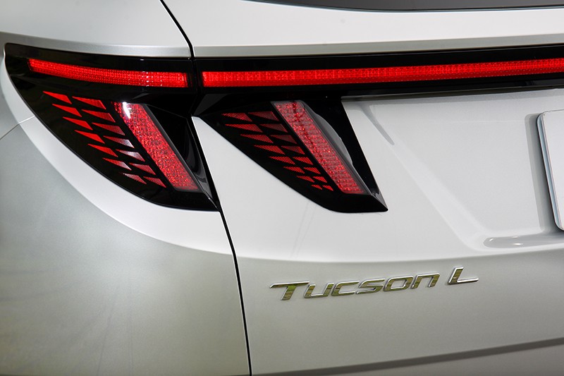 上市便造成搶訂熱潮的Hyundai Tucson L,這次以99.9萬元的GLT-A作為評比基準。