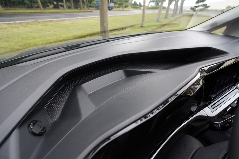 豐富的置物機能在Tourneo Connect上隨處可見