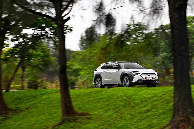 Solterra動力較大有215hp/34.4kgm輸出。