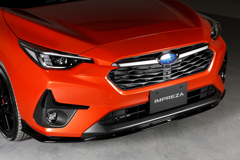 展出的Impreza配備黑色STI外觀套件。