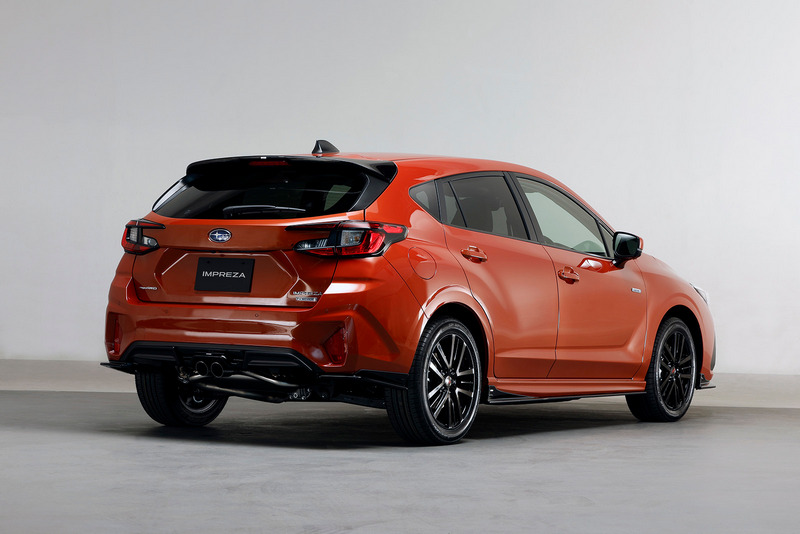 空力套件加上中置雙出排氣管提升視覺性能。