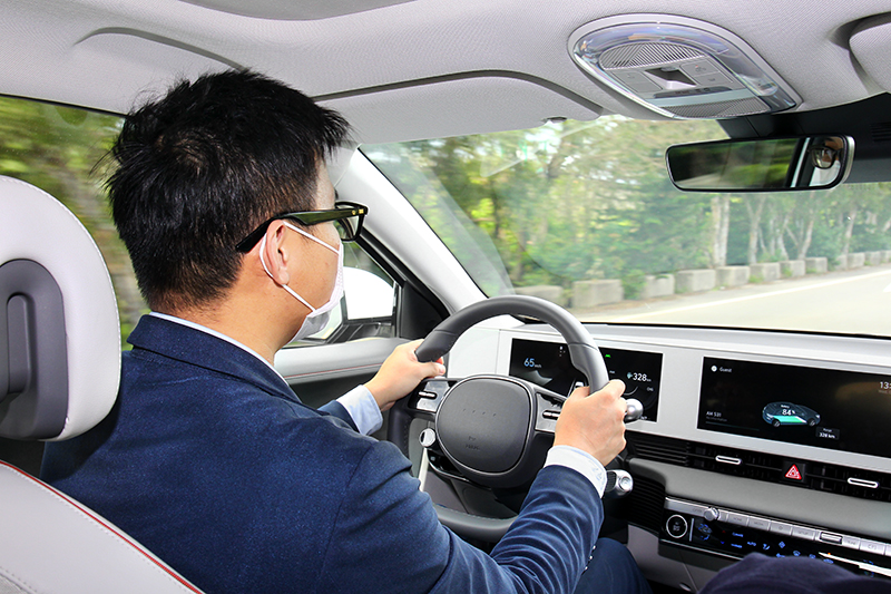 短暫體驗後,黃先生認為Ioniq 5操控上是輛好上手的車。
