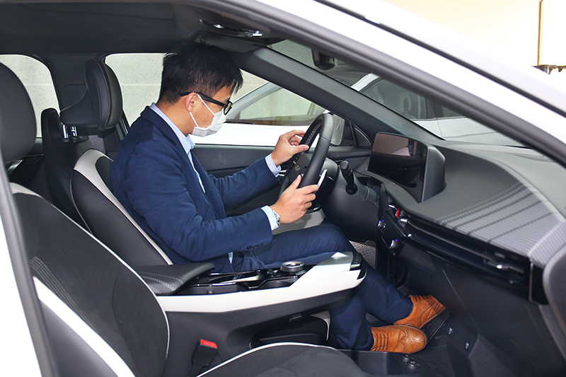 黃先生認為EV6車內用料質感相當不錯,車內介面也較容易上手。