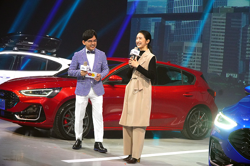 【車勢星聞】林依晨(右)代言New Ford Focus Wagon。