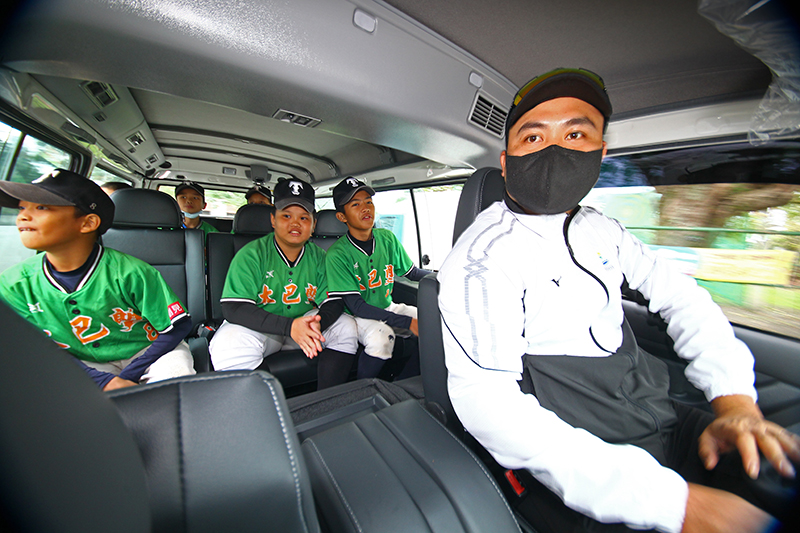 有了第12號幸福守護專車的協助，未來太巴塱國小棒球隊勢必能夠取得更耀眼的成績。