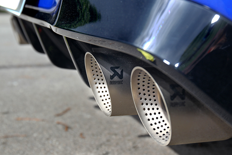 建議選配Akrapovic鈦合金蠍子管,聲浪實在太好聽了。