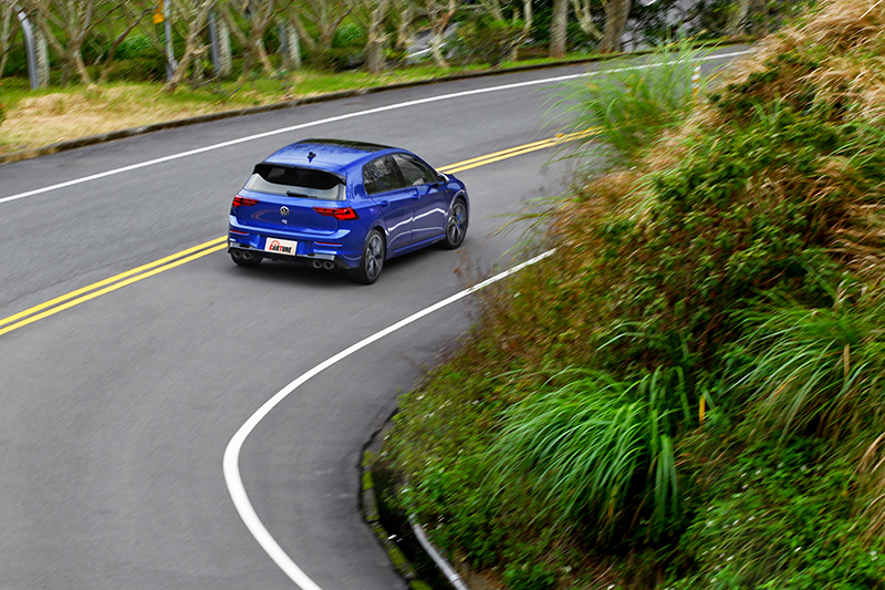 即便在最硬狀態行經不平處也不會過度彈跳。