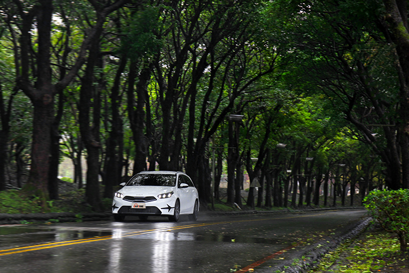 小改Ceed Sportswagon低速起步有變得更加輕盈。